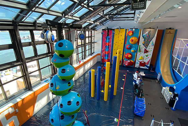 You can see the view of Yokosuka Bay from the top! Climbing wall area