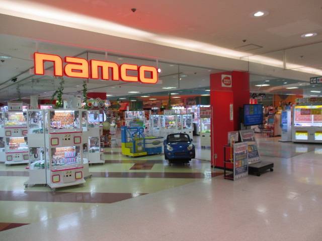 Namcoアピタ富山店 施設トップ ゲームセンター バンダイナムコアミューズメント 夢 遊び 感動 を