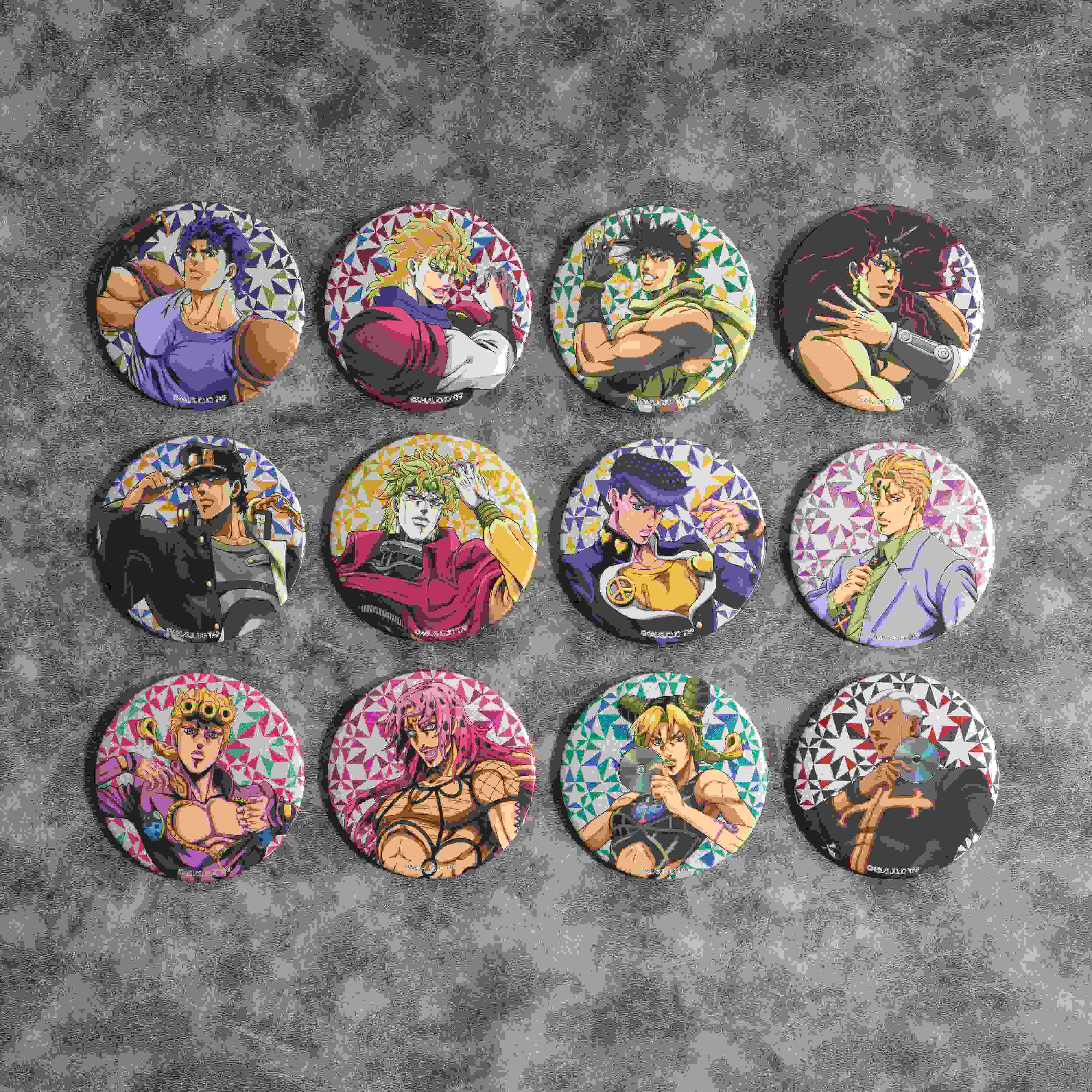 THE★JOJO WORLD 75mmグリッター缶バッジ（螺旋階段）